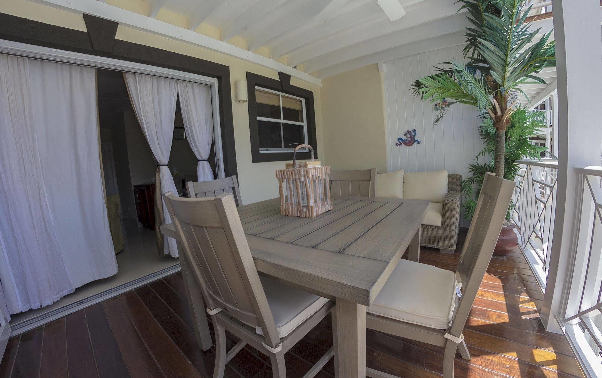 Lantana Barbados Condos Сент-Джеймс Экстерьер фото